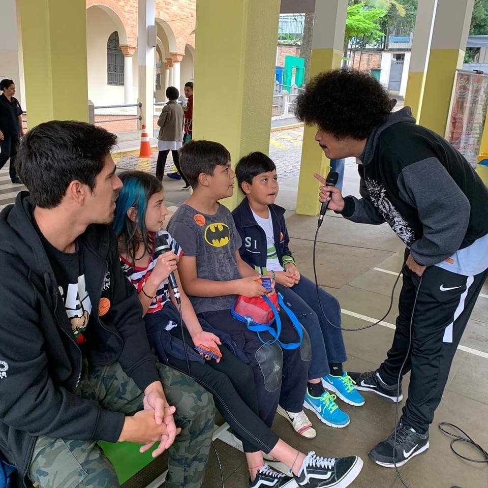 Oficina de beatbox com crianças em colégio de São Paulo